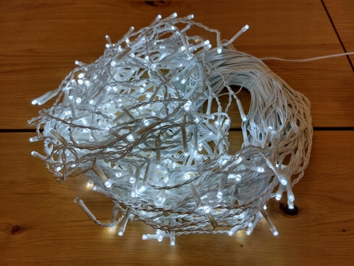 LAMPKI-CHOINKOWE-300-LED-FLASH-ZEWNETRZNE-WEWNETRZNE-SWIATELKA-SWIATECZNE-Marka-Cortina.jpg