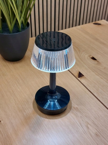 ELEGANCKA-LAMPA-LED-LAMPKA-STOLOWA-NOCNA-BIURKOWA-USB-BEZPRZEWODOWA-Kolor-czarny.jpg