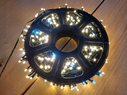 LAMPKI-CHOINKOWE-400-LED-ZEWNETRZNE-SWIATELKA-SWIATECZNE-CIEPLY-BIALY-FLASH-Kod-producenta-Lampki-400-Led-cieply-bialy-flash.jpg