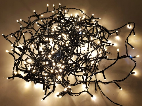 LAMPKI-CHOINKOWE-400-LED-ZEWNETRZNE-SWIATELKA-SWIATECZNE-CIEPLY-BIALY-FLASH-Zastosowanie-na-zewnatrz.jpg