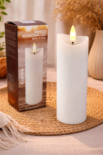 Świeca biała woskowa LED na baterie gładka wysokość 15 cm średnica 5 cm