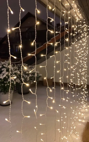 KURTYNA-BALKONOWA-SWIETLNA-546LED-LAMPKI-CHOINKOWE-PROGRAMATOR-CIEPLA-BIEL-Barwa-swiatla-bieli-biala-ciepla_3_11zon.webp