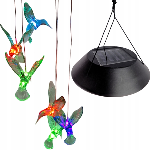 lampa solarna led, wiszące oraz świecące na kolorowo kolibry, czarny okrągły panel słoneczny